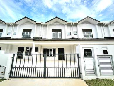 (RUMAH CANTiK) DOUBLE STOREY M SENYUMIA SALAK TINGGI