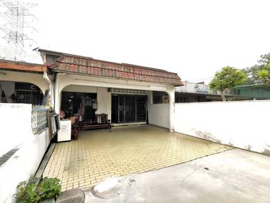 (Nearby UPM) Taman Sri Serdang, Seri Kembangan, Selangor