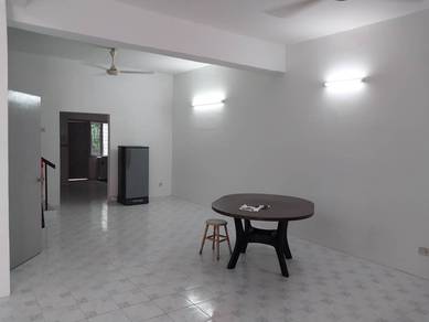 SUNGAI ARA KELICAP 2-Sty Ter House 1400SF 4-bedrooms Partly Furnished