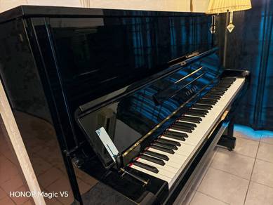 YAMAHA U1A Piano LIKE NEW