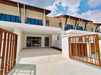 20x75 Double Storey Superlink, Gated guarded, backyard 10ft
