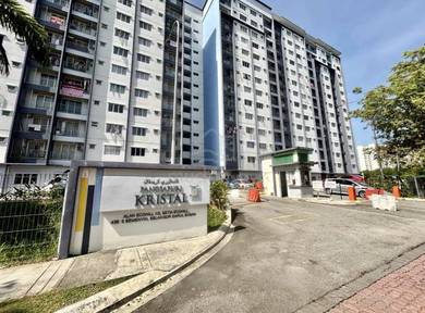 Semenyih , D'Kristal Apartment with kitchen cabinet nr setia ecohill