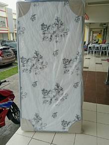 Naufal perabut terpakai tilam
