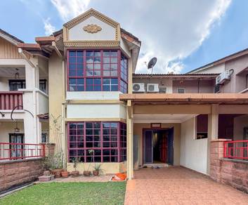 Double Storey Terrace for Sale at Bukit Jelutong Shah Alam [Renovated]