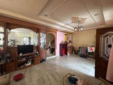 A 2-storey semi-detached house at Taman Anggerik  (For Sale)