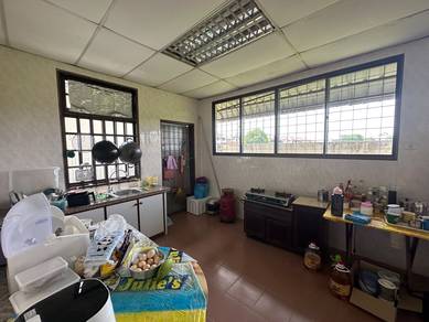 A 2-storey semi-detached house at Taman Anggerik  (For Sale)