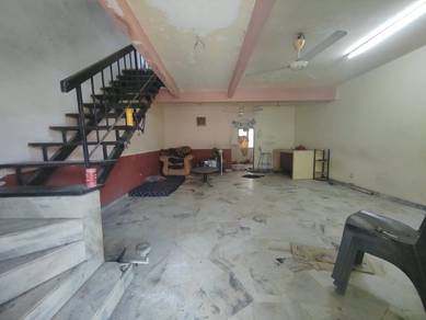 【 need repair, allow mark up 】 2 Storey House, Desa 1, Country Homes