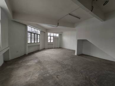 【For Rent】Kulai @ Taman Putri 3 Storey Shop Corner Lot