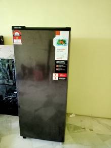 Peti Sejuk (Toshiba)