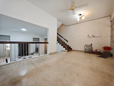 Island Glades Double Storey Terrace House, Greenlane