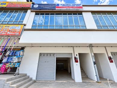 [Facing Main Road] Ground Floor Jalan Wau Merak Bandar Layangkasa