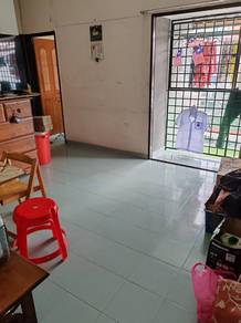 Desa Baiduri Block F