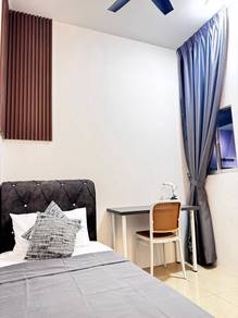 Landed Room | 3 storey| Free parking| WiFi