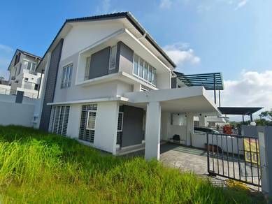 Chloe Residence Corner unit House For Sale