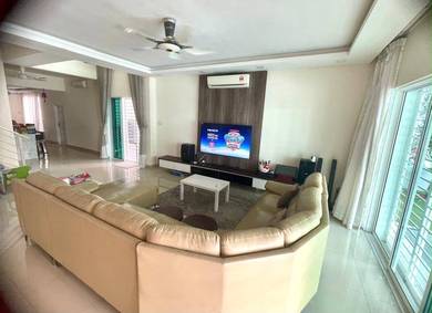 ONE SIERRA SELAYAMG THREE STOREY SEMI D For SALE