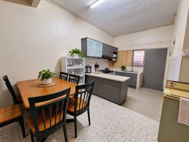 1 Big Bedroom at Gf Flat Ground Layout Facing Open @ Taman Midah