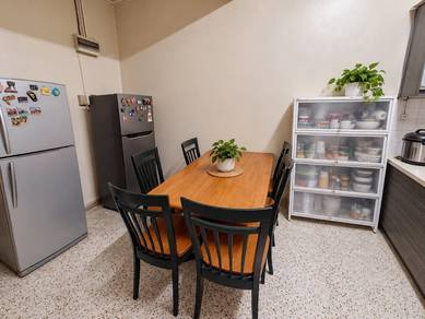 1 Big Bedroom at Gf Flat Ground Layout Facing Open @ Taman Midah