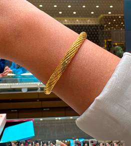 916 Italian Gold Bangle