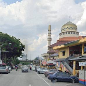 Excellent located , busy area closed to Market