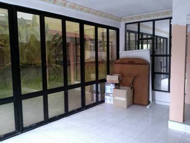 Rumah Semi D 2 Tingkat Berhadapan Stadium Gong Badak