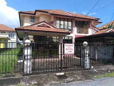 Rumah Semi D 2 Tingkat Berhadapan Stadium Gong Badak