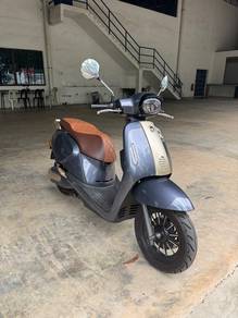 QJ Motor Electric scooter E-LTR