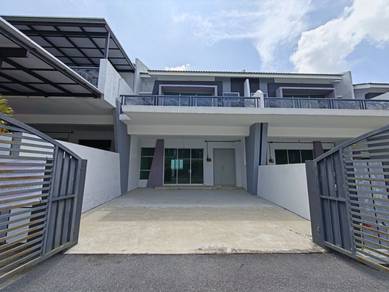 Lahat / 2 Storey Terrace / 22x70 / Gated & Guarded / New / Full Loan