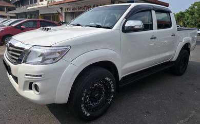 2015 Toyota HILUX D/CAB 2.5 G VNT 4WD (AT) (4X4)🤍