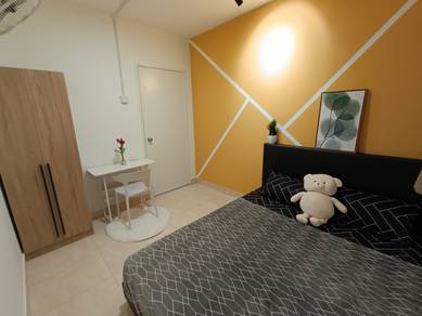 FEMALE Room at Shah Alam Near AEON, MSU, HI-COM Glenmarie for Rent