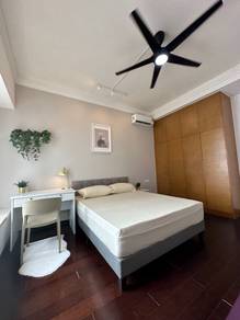 feature ad Full Sea view R&F big master room (mins walk to CIQ,connected)
