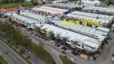 FACING MAINROAD BIG CORRIDOR Ground Floor Shoplot Bandar Laguna Merbok