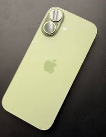 feature ad iPhone 17 256GB new like condition with warranty