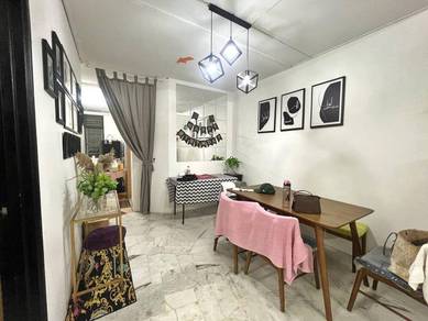 Teres 1 Tingkat Lorong Mahkota Impian Puncak Alam