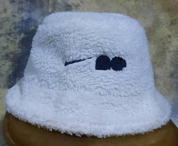 nike × naomi osaka fleece /sherpa bucket hat