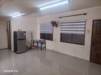 TAMAN SRI IDAMAN AYER ITAM 2-rooms Renovated Aircons 1-Covered Carpark