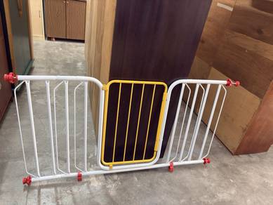 baby gate size 130x76cm (+8cm adjustable screw)