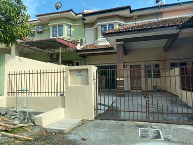 Untuk disewa Rumah teras 2 tingkat taman kemuning senawang