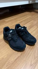 New balance 2002R