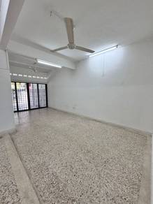 Double Storey House For Rent / JB Town / Kolam Air Near Ciq HSA