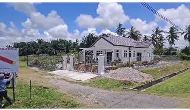 Tanah Lot Banglo/Rumah Kediaman Sesebuah @Kg Semanyir Endau, Mersing