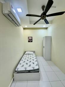 Medium Room With Parking