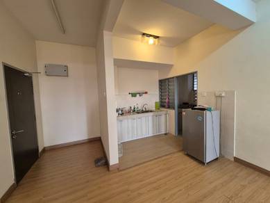 Condominium for sale at Lagoon Suites, Kota Kemuning