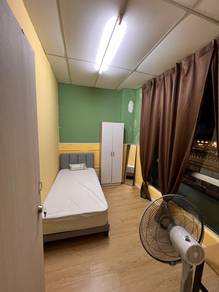 Room-for-rent-Pekan-Nanas-Johor