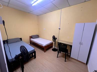 Room-for-rent-Pekan-Nanas-Johor