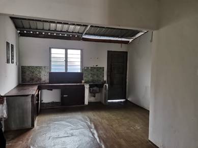 TAMAN MELEWAR PT RAJA 2 storey low cost 3 bed room
