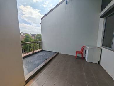 Vacant and available anytime, superb condition