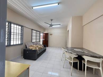Sri Aman Apartment