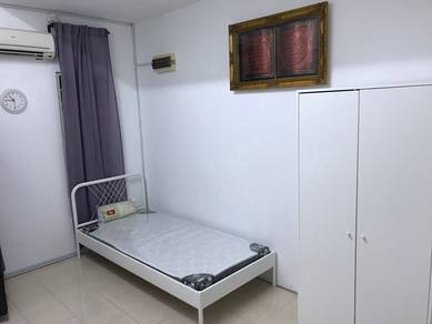 Bilik sewa perempuan (aircond) banting