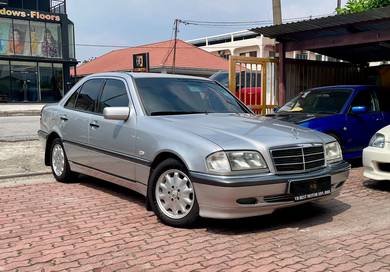 Mercedes Benz C200 2.0 AVANTGARDE (A) CAR KING !!!