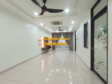 Stramax Residences 3-storey Gated & Guarded Terrace FOR SALE